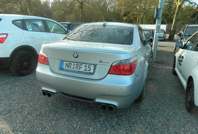 BMW M5 E60 2005