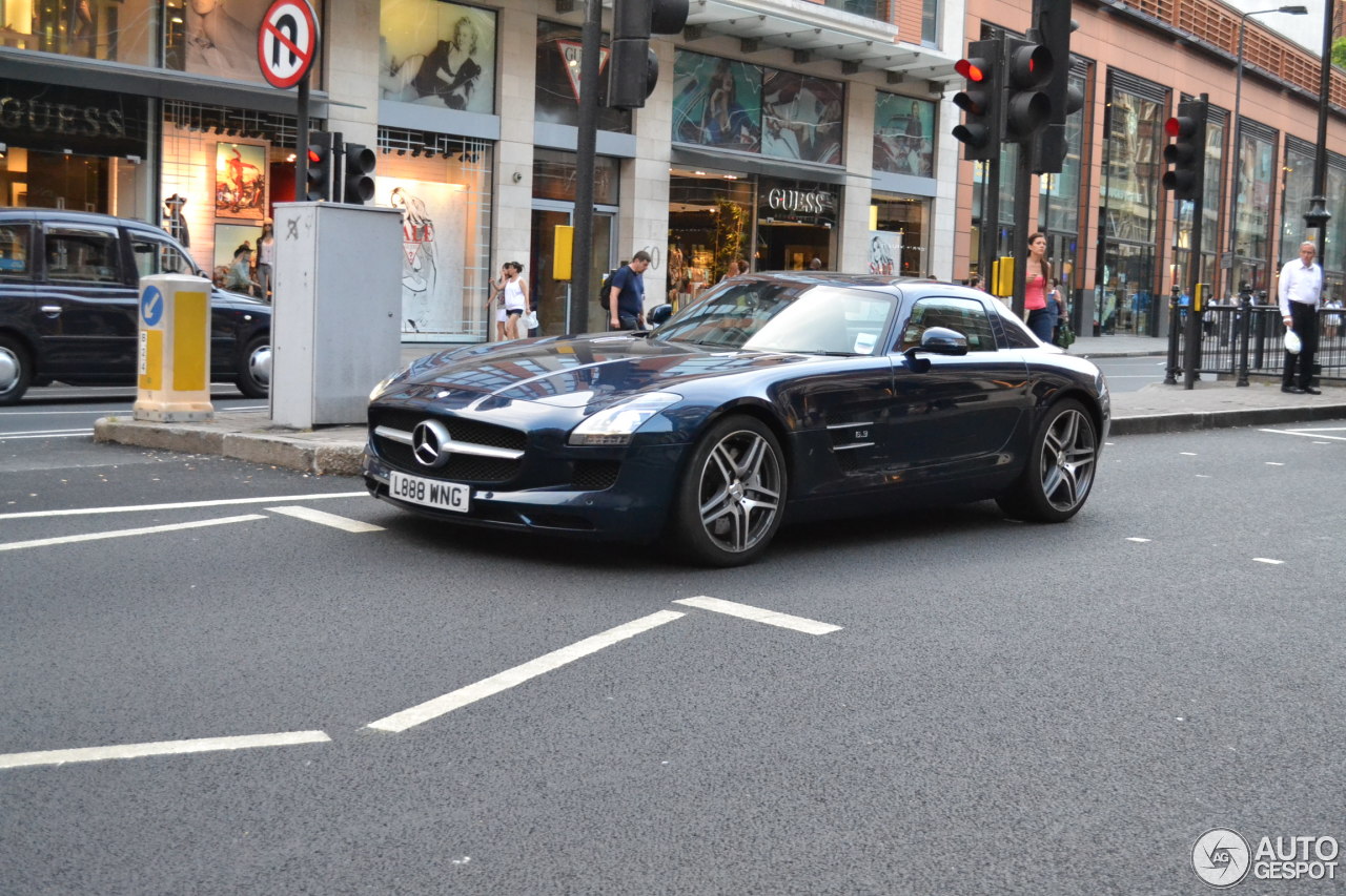 Mercedes-Benz SLS AMG