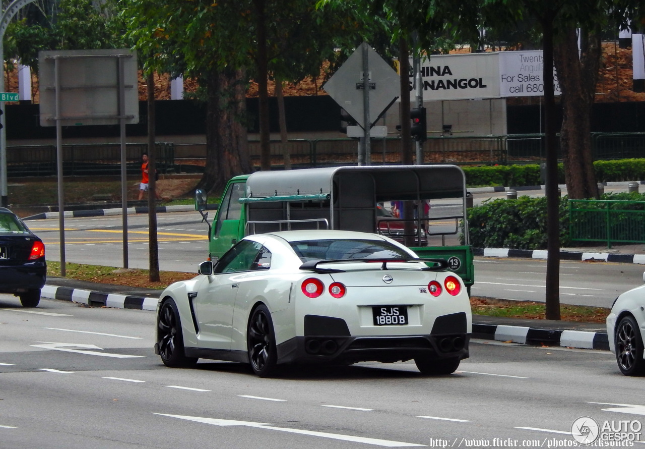 Nissan GT-R