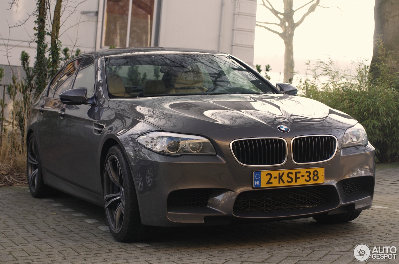 BMW M5 F10 2011