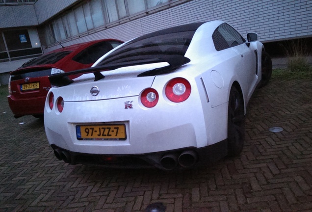 Nissan GT-R