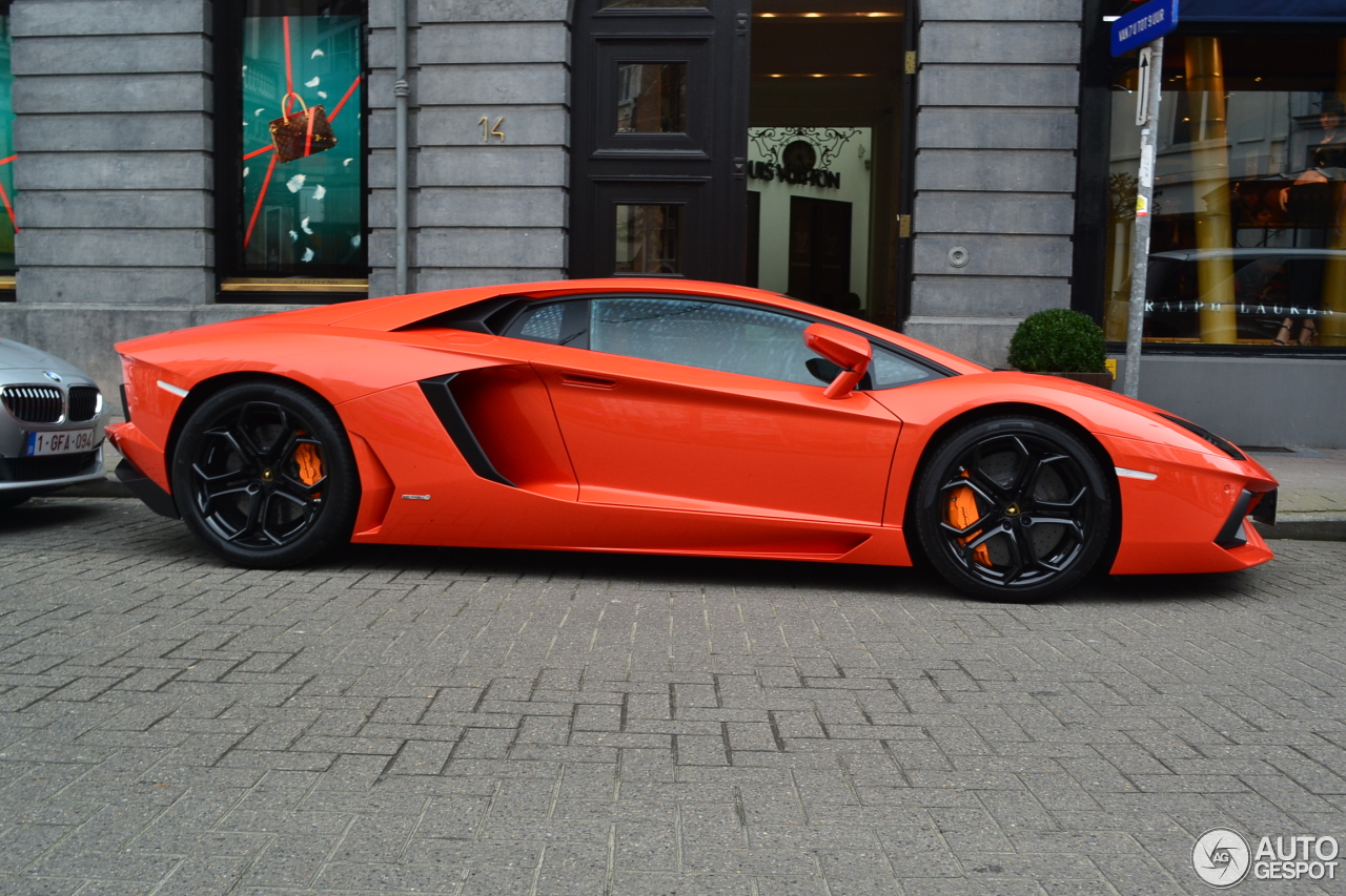 Lamborghini Aventador LP700-4