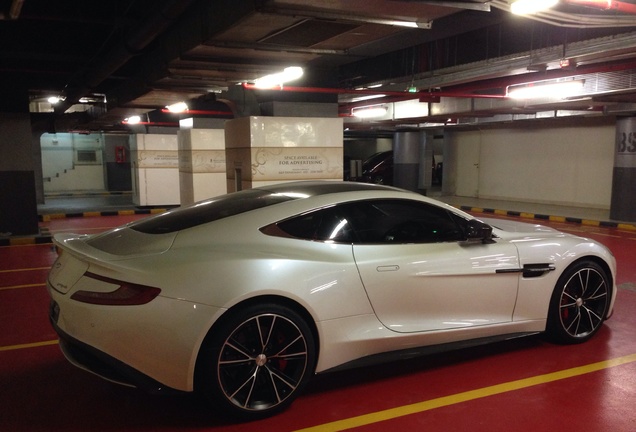 Aston Martin Vanquish 2013