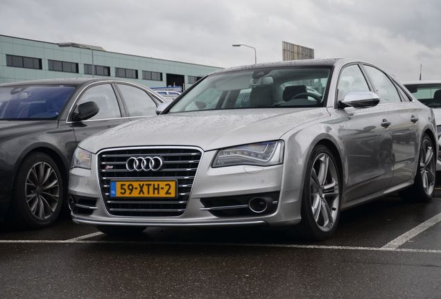 Audi S8 D4