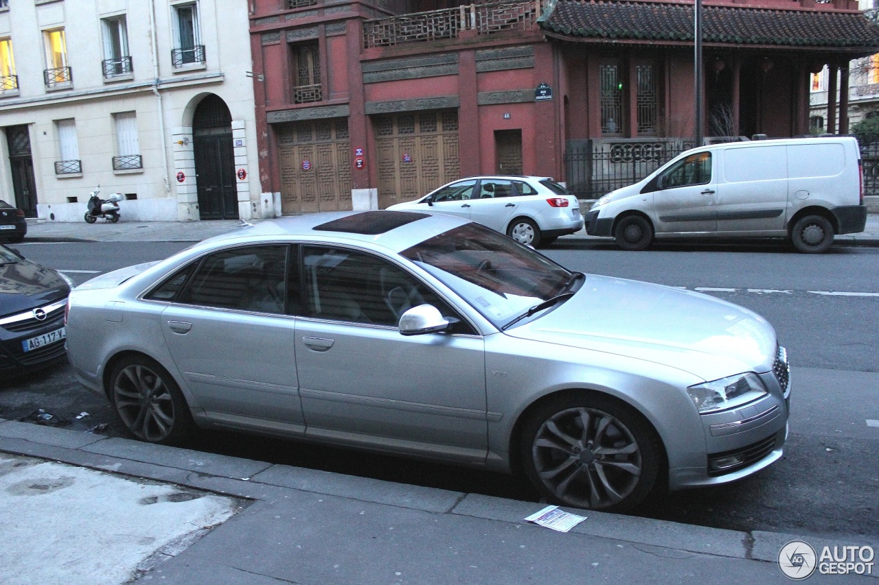 Audi S8 D3