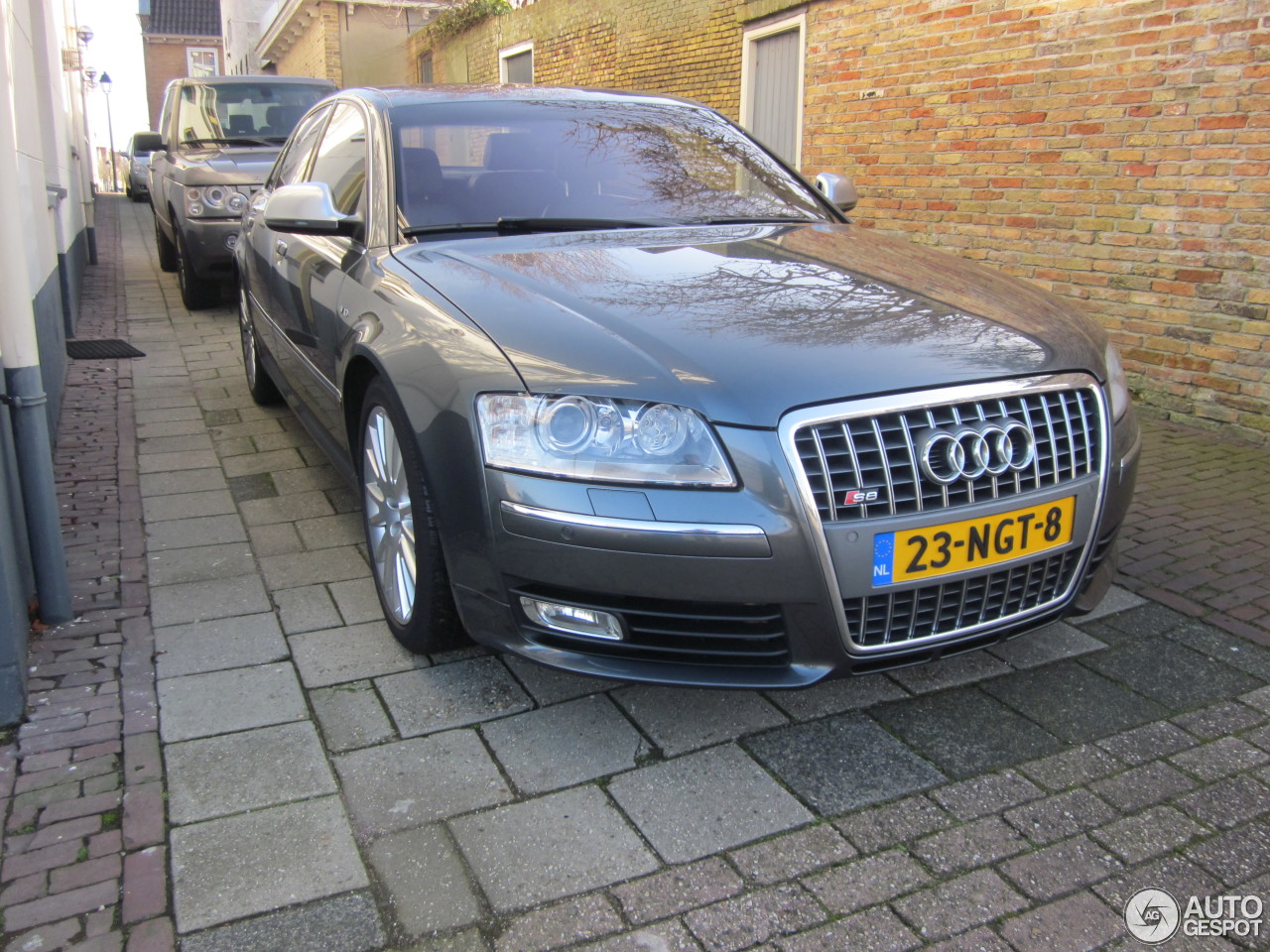 Audi S8 D3