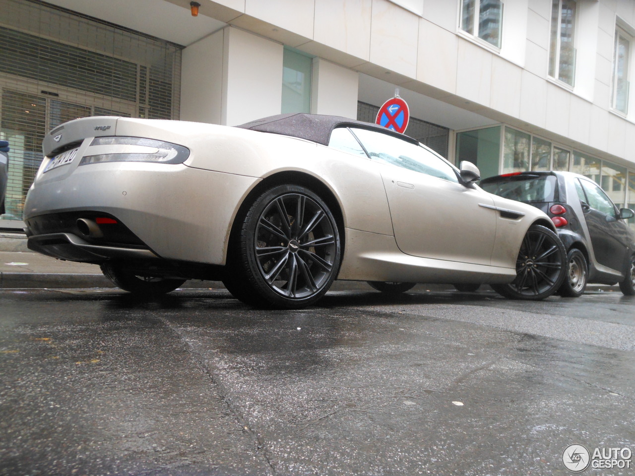 Aston Martin Virage Volante 2011