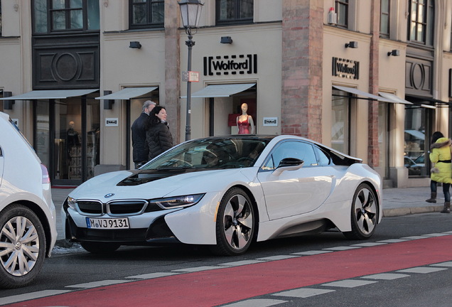 BMW i8