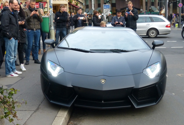 Lamborghini Aventador LP700-4