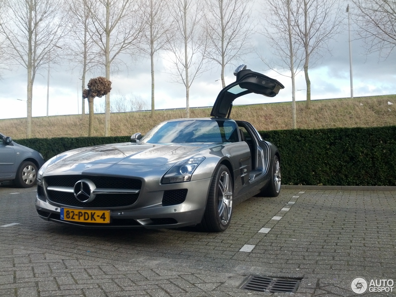 Mercedes-Benz SLS AMG