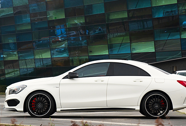 Mercedes-Benz CLA 45 AMG C117