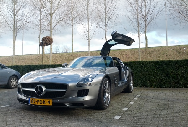 Mercedes-Benz SLS AMG