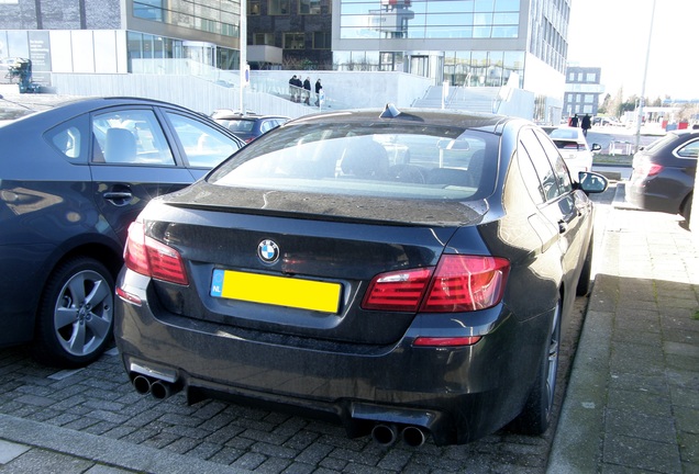 BMW M5 F10 2011