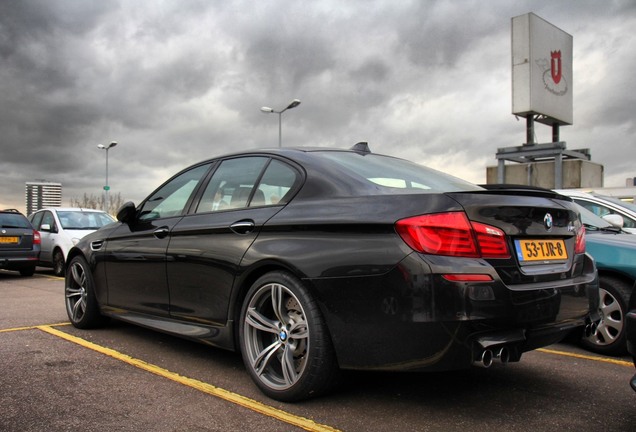 BMW M5 F10 2011