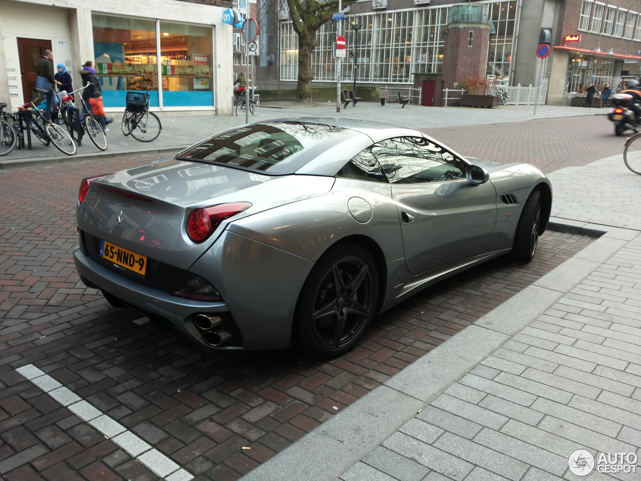 Ferrari California