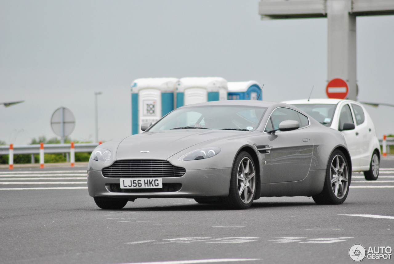 Aston Martin V8 Vantage