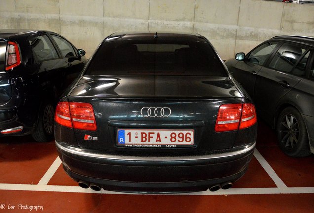 Audi S8 D3