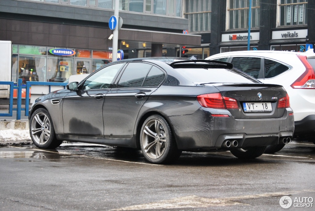 BMW M5 F10 2011