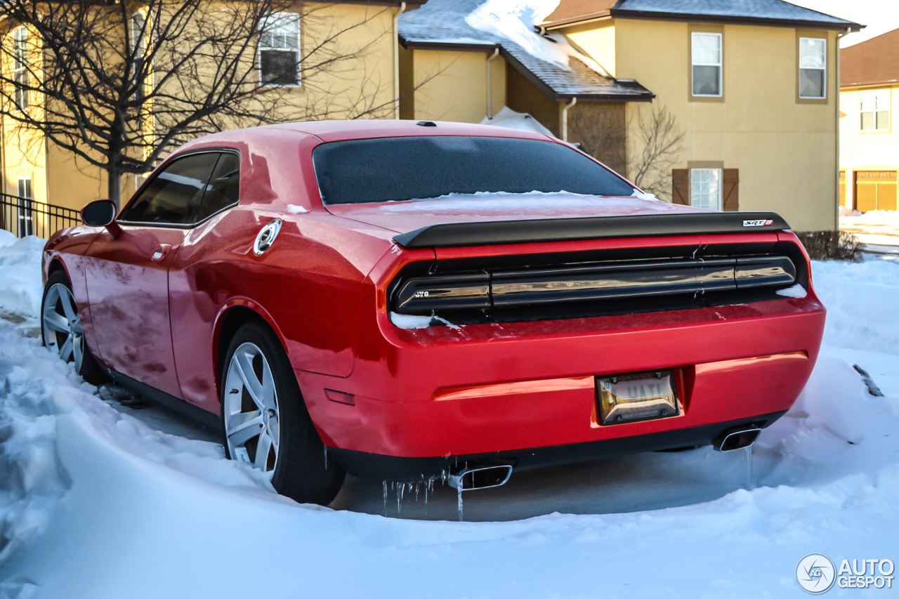 Dodge Challenger SRT-8