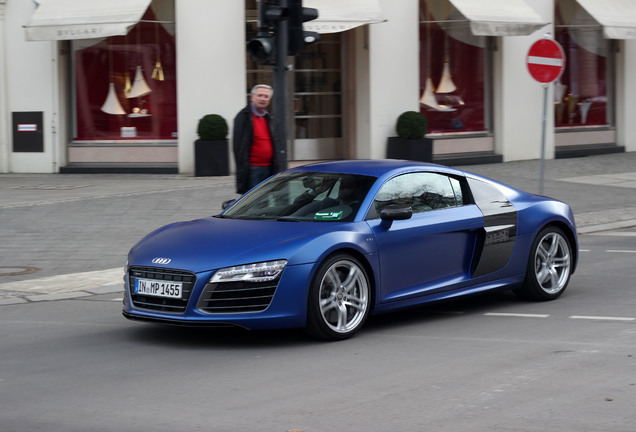 Audi R8 V10 Plus 2013