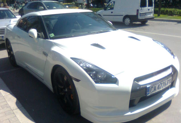 Nissan GT-R