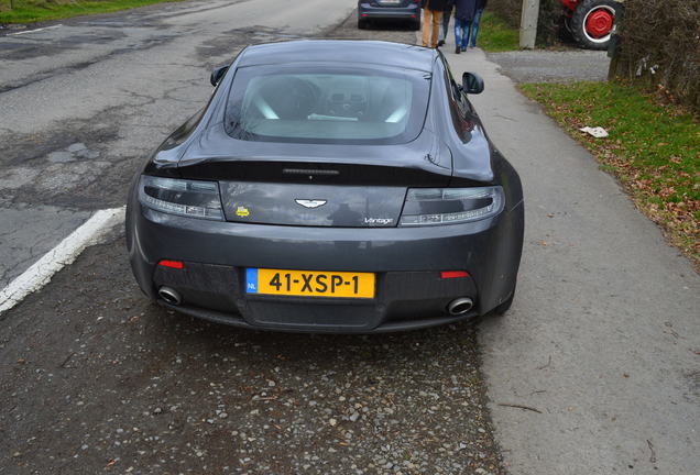 Aston Martin V8 Vantage 2012