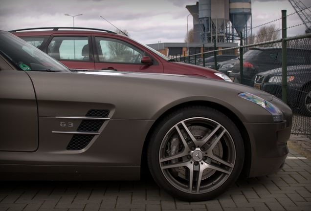 Mercedes-Benz SLS AMG