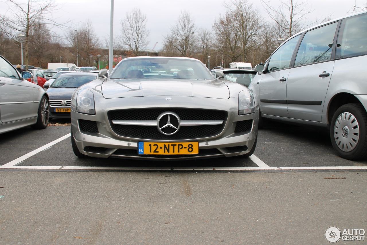 Mercedes-Benz SLS AMG