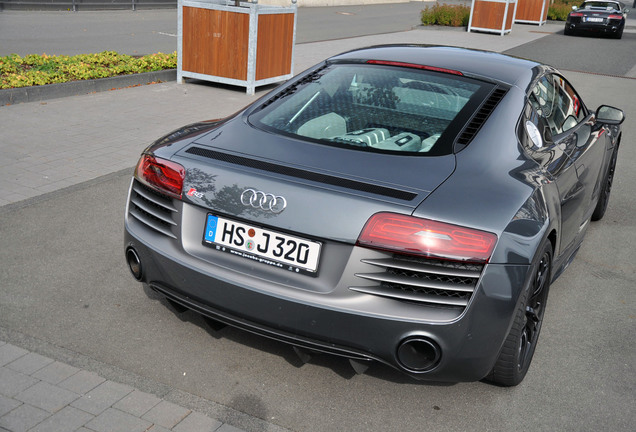 Audi R8 V10 Plus 2013