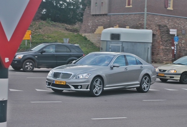 Mercedes-Benz S 63 AMG W221