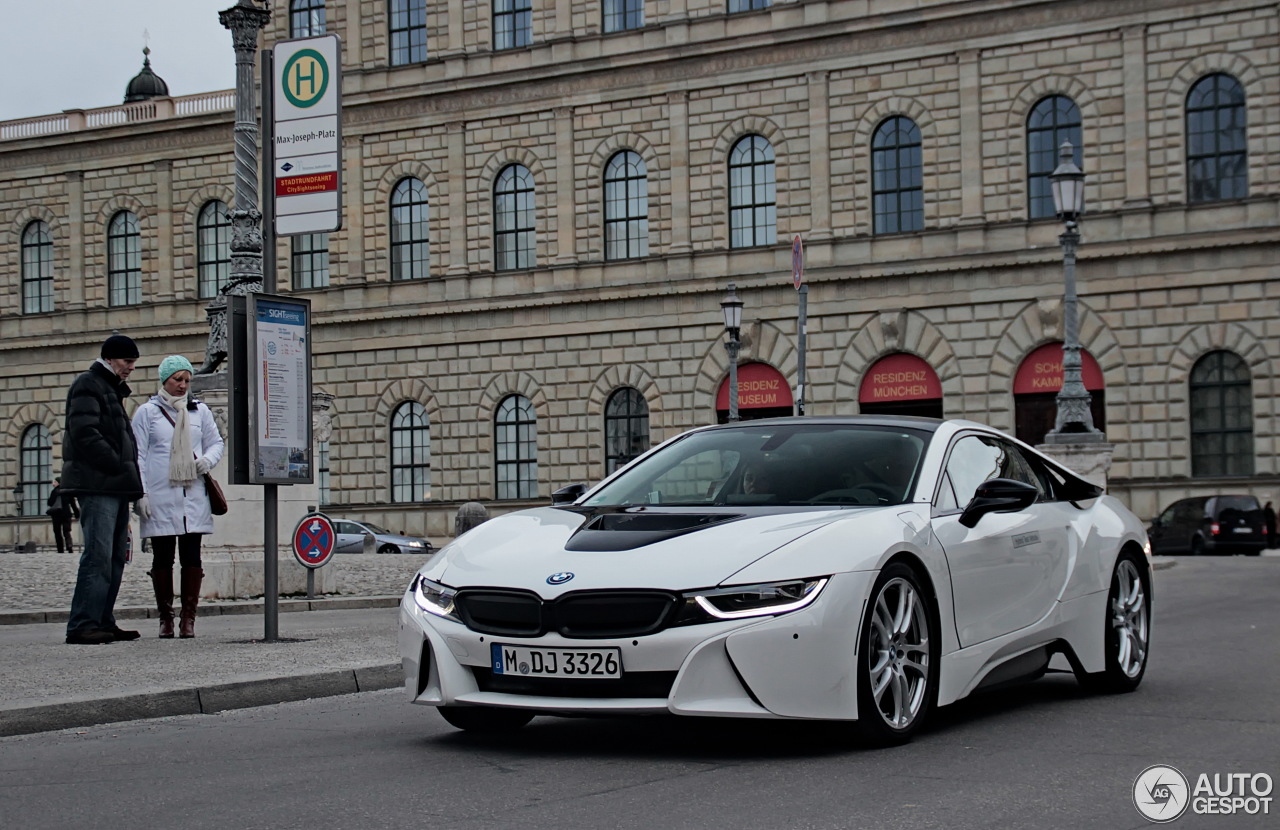 BMW i8