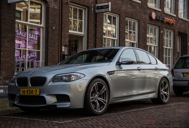 BMW M5 F10 2011