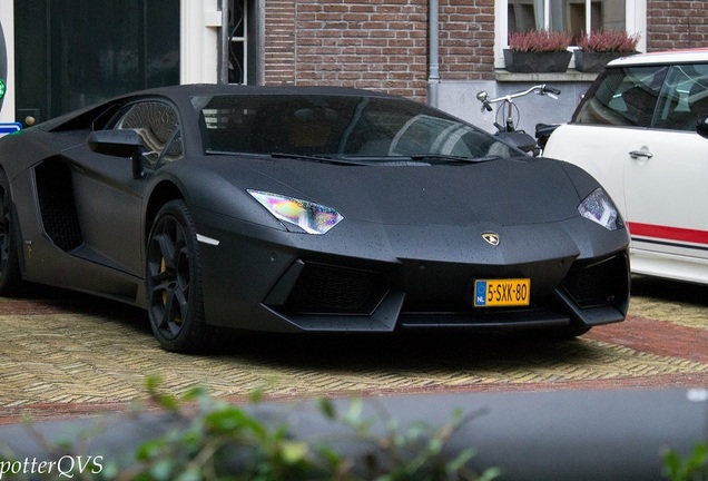 Lamborghini Aventador LP700-4