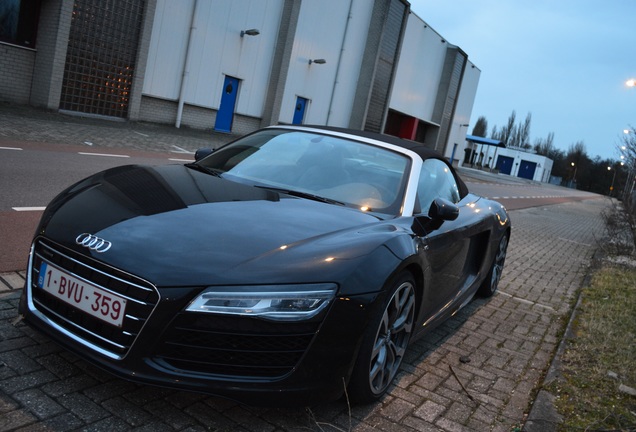 Audi R8 V10 Spyder 2013