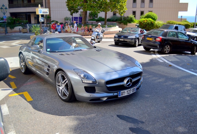 Mercedes-Benz SLS AMG