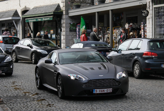 Aston Martin V12 Vantage