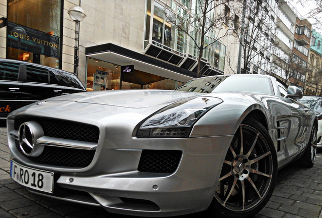 Mercedes-Benz SLS AMG Roadster