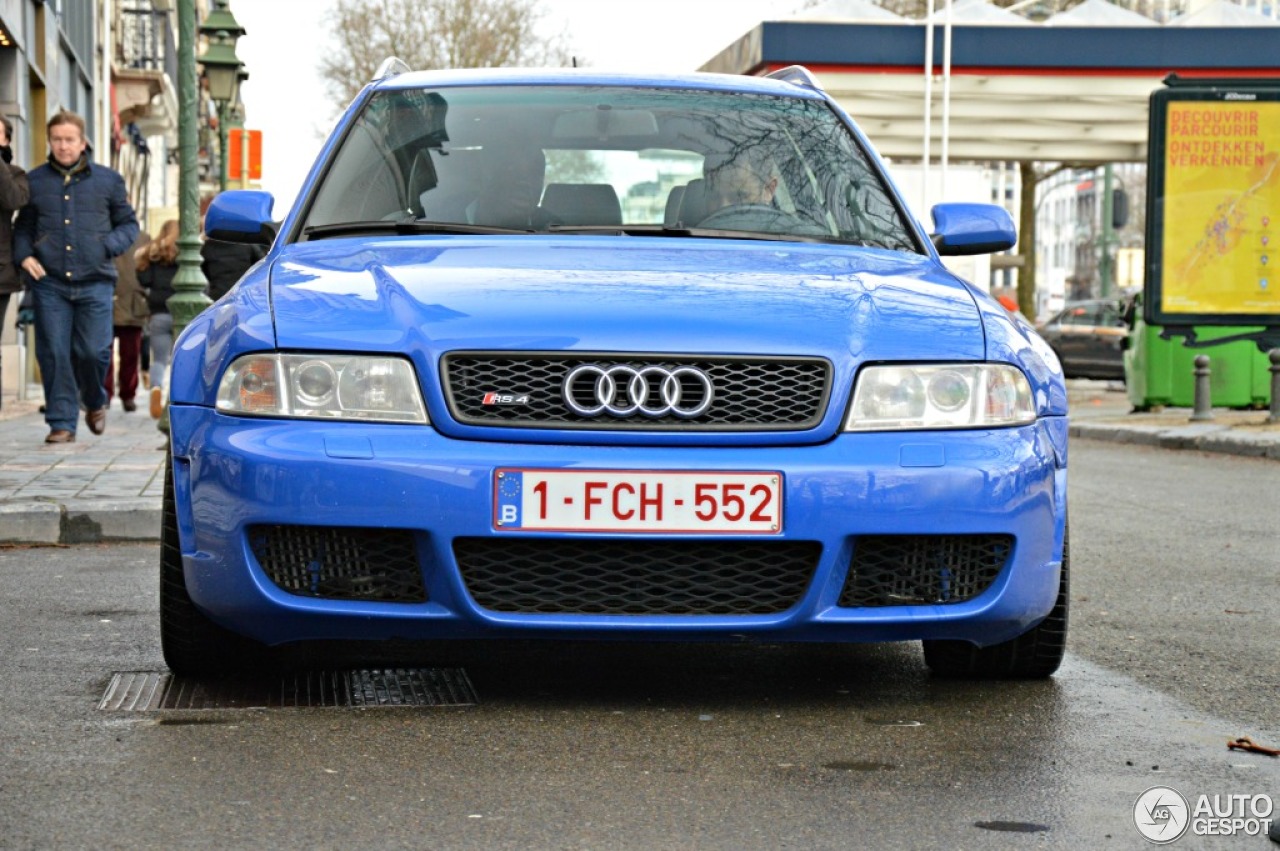 Audi RS4 Avant B5