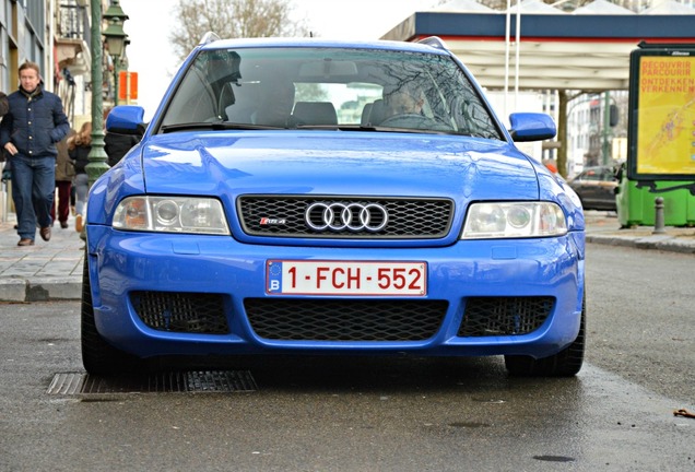 Audi RS4 Avant B5