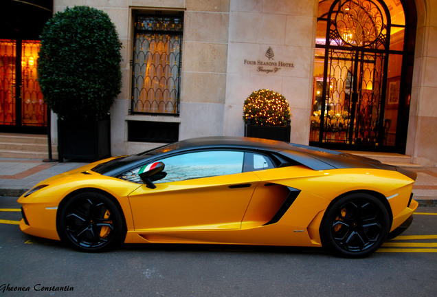 Lamborghini Aventador LP700-4