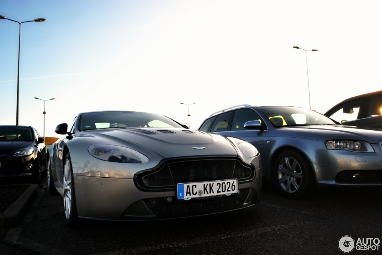 Aston Martin V12 Vantage S