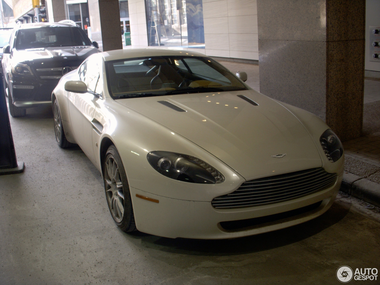 Aston Martin V8 Vantage