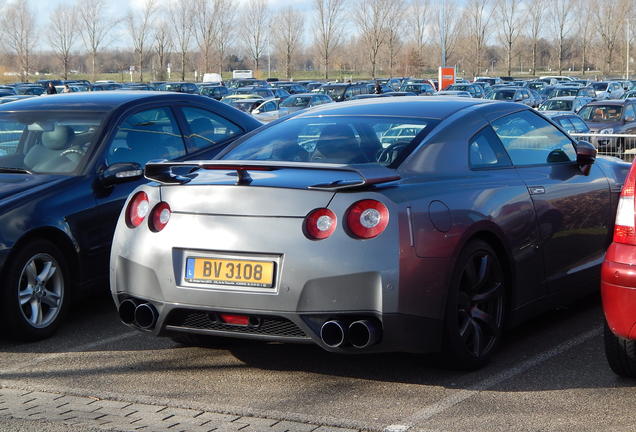 Nissan GT-R