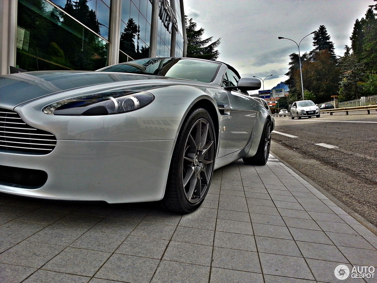 Aston Martin V8 Vantage Roadster