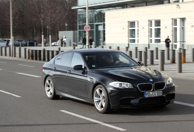 BMW M5 F10 2011