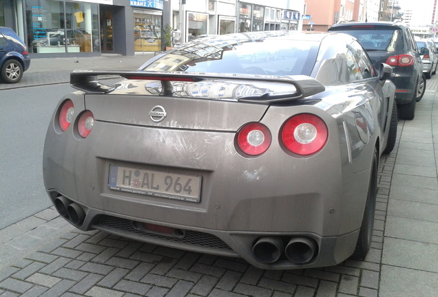 Nissan GT-R