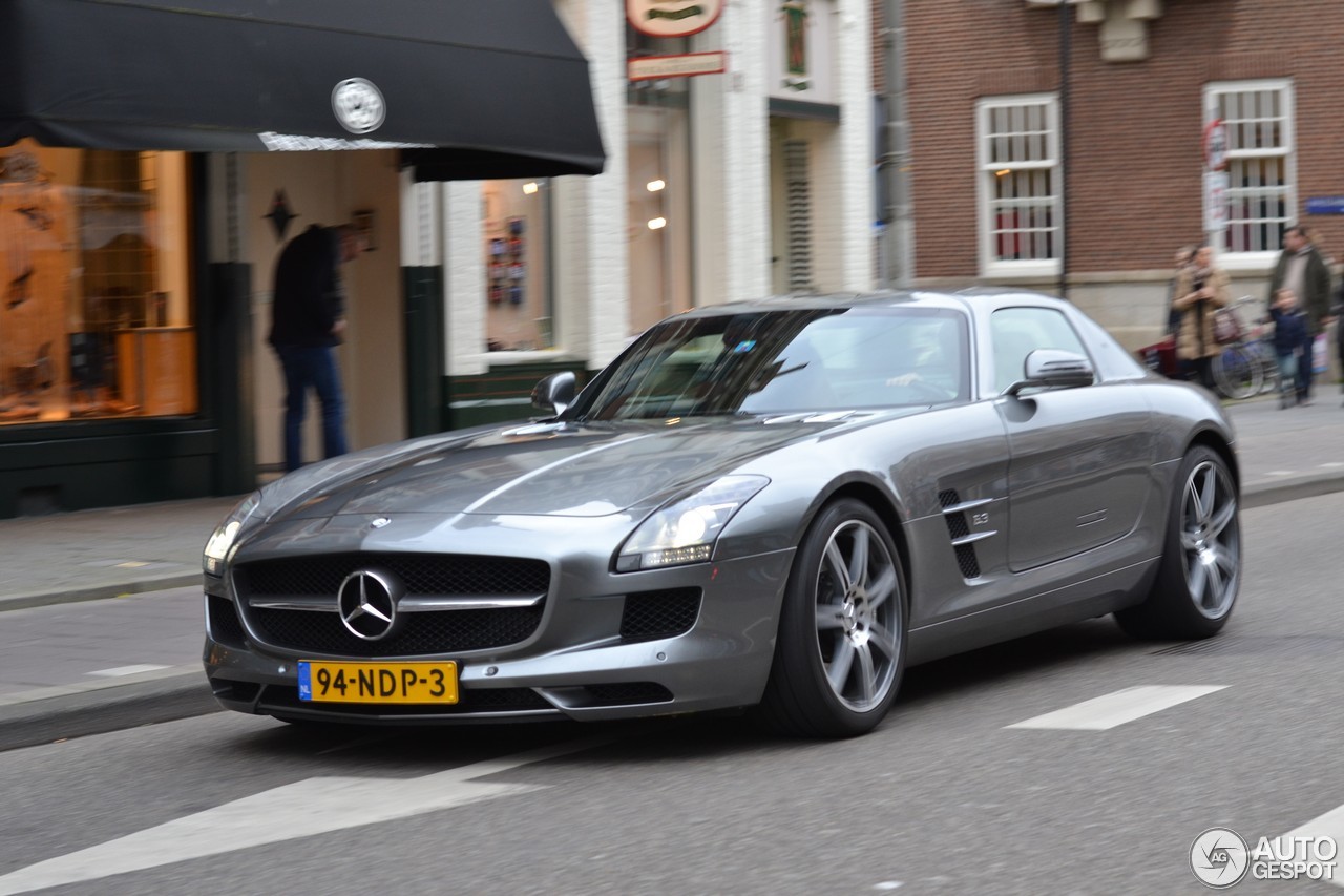 Mercedes-Benz SLS AMG