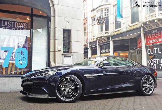 Aston Martin Vanquish 2013