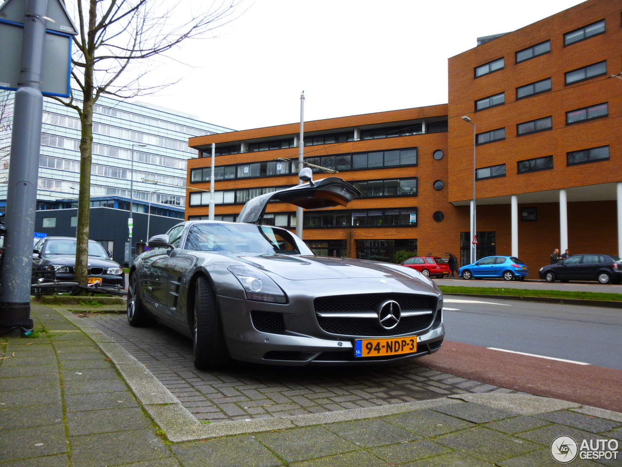 Mercedes-Benz SLS AMG