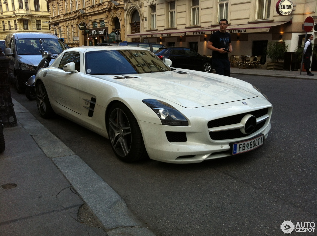 Mercedes-Benz SLS AMG